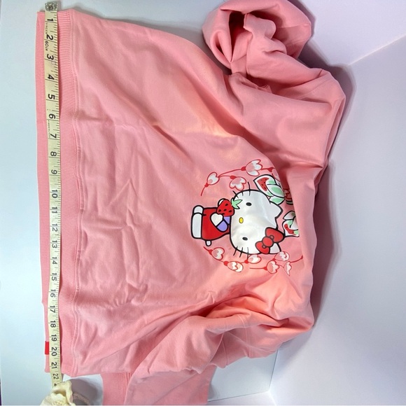 Vera Bradley Hello Kitty Colab Pink Sweatshirt long sleeve Tee - Picture 11 of 13